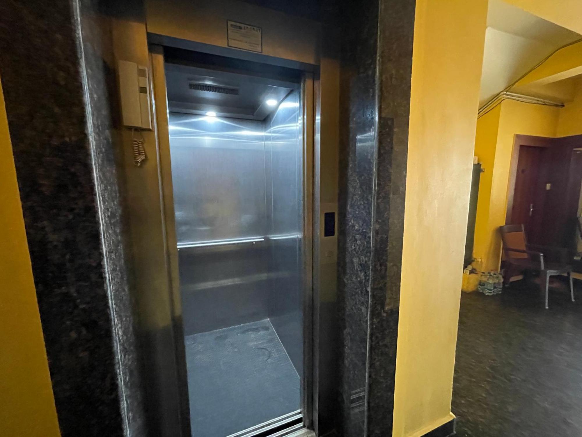 Hotel Golden Wave Puri Exterior foto